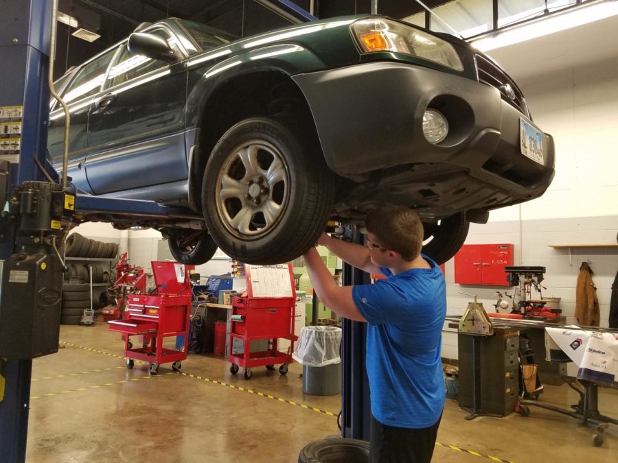 Autos Club drives student interest in automotive care